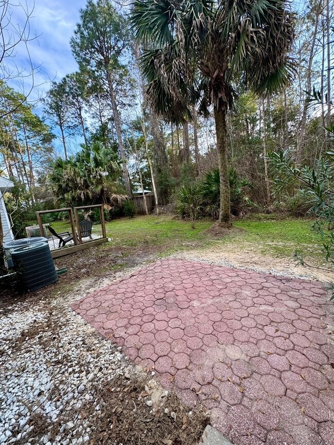 Building Photo - 208 Sawyer Ln