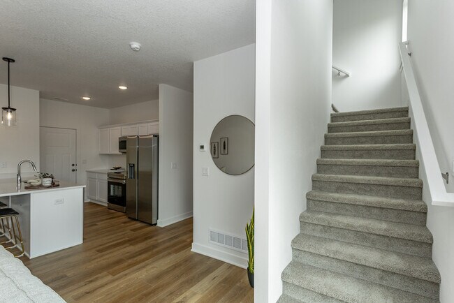 Building Photo - 3105 Bracken Pl