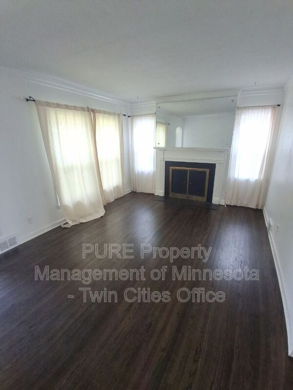 Building Photo - 2632 Toledo Ave S