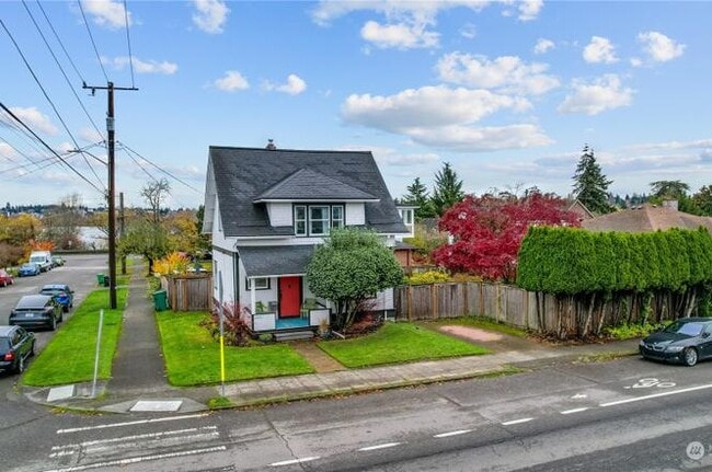 Building Photo - 6624 Linden Ave N