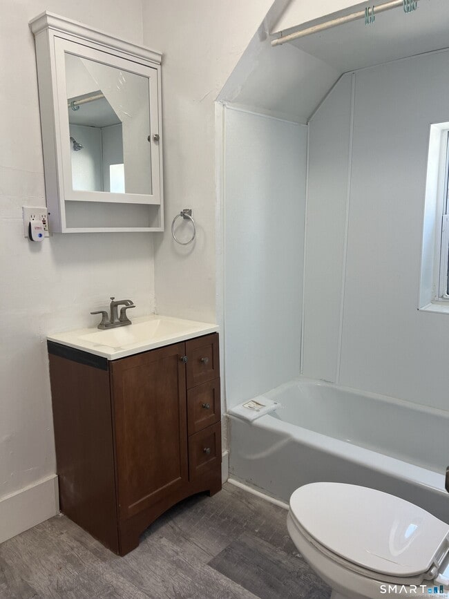 Building Photo - 97 Green St