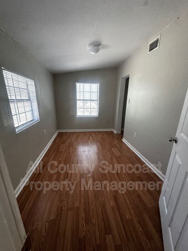 Building Photo - 480 S Jefferson St