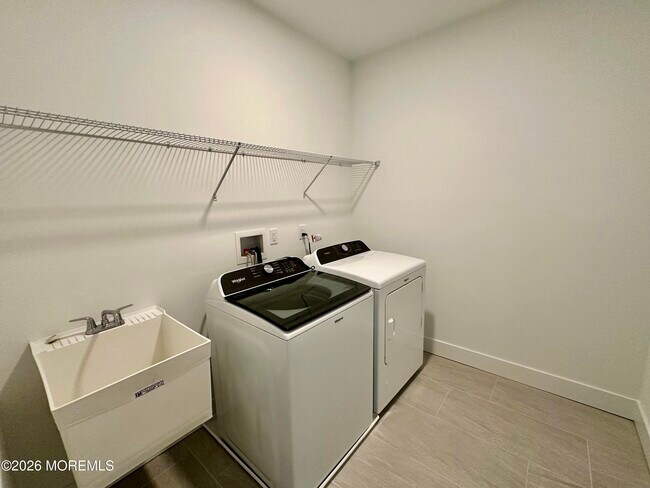 Building Photo - 50 Augustus Dr