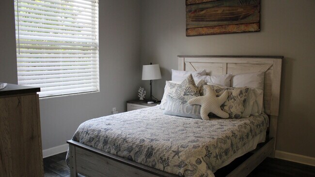 Building Photo - 132 Cambridge Ct