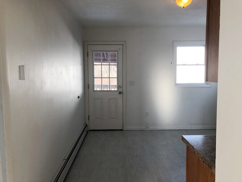 Building Photo - 49 VT-15