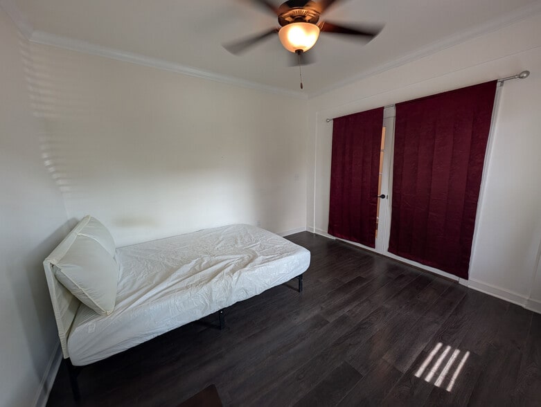 Building Photo - Room in House on Rupell Dr