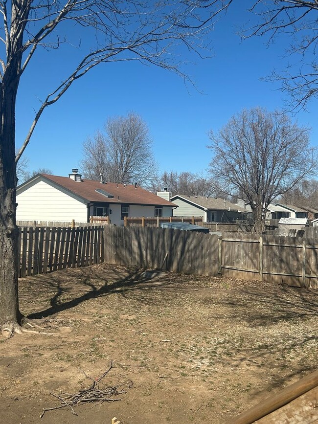 Building Photo - Remodeled West Side Home -4 bedroom