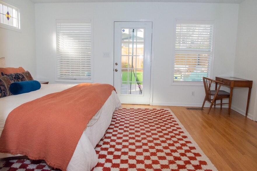 Primary bedroom - 870 Vera St SE