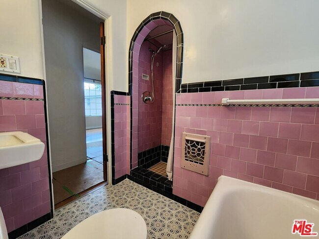 Building Photo - 1163 N Genesee Ave