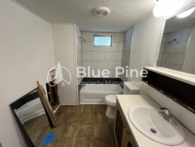 Building Photo - 4530 S 5th Ave