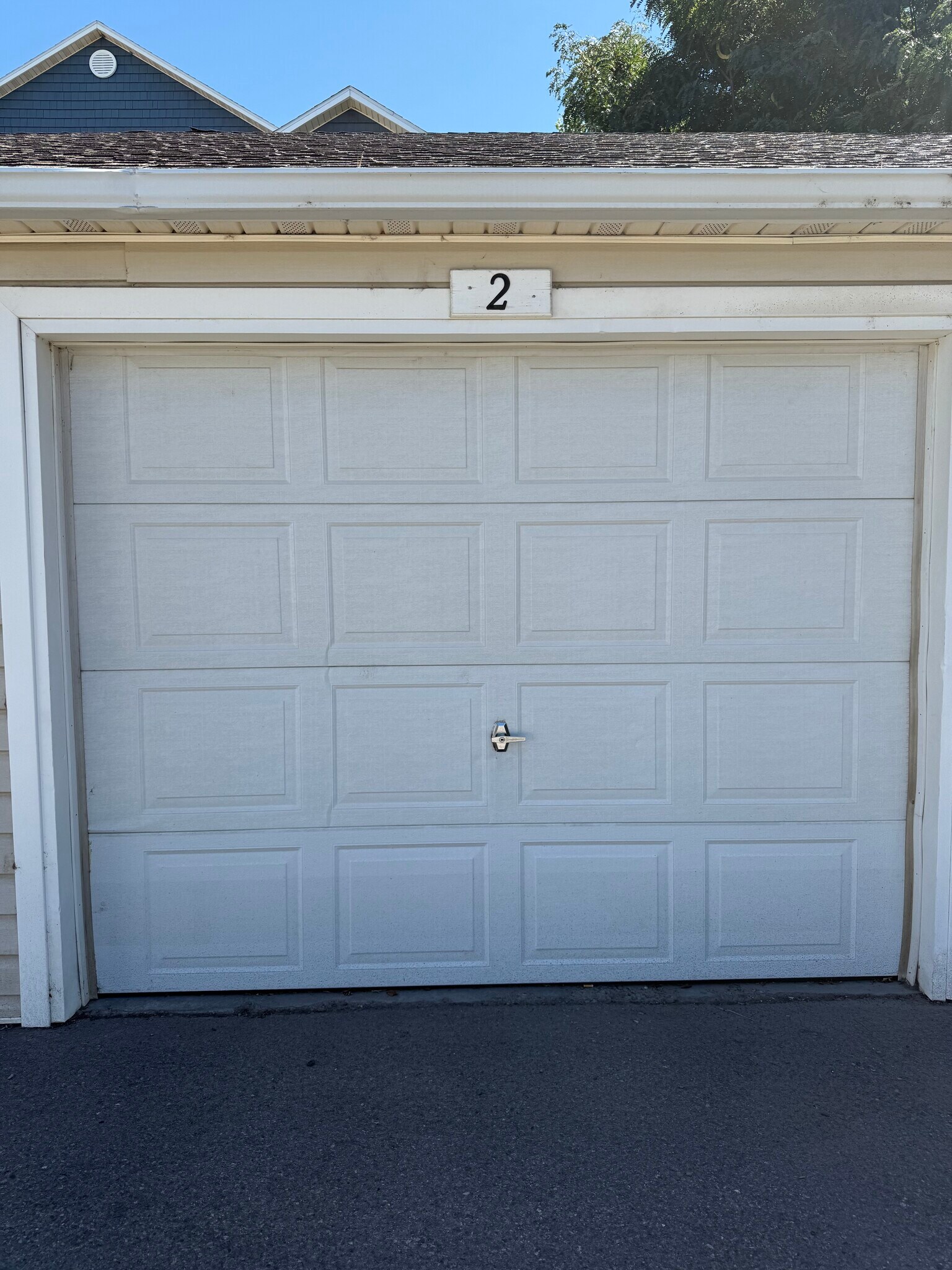 garage - 2462 Thunder Mountain Dr