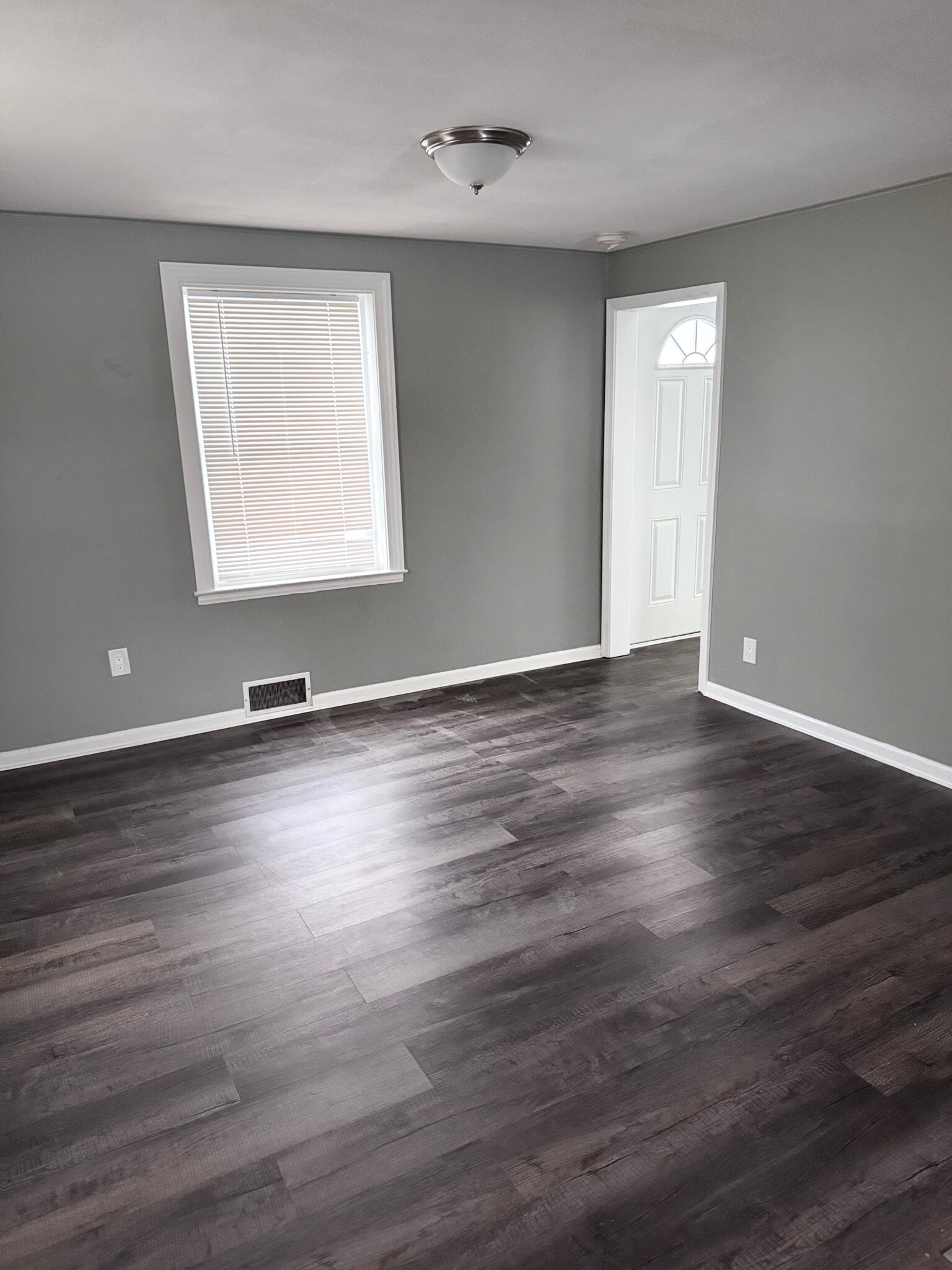 Building Photo - 119 Traister Dr