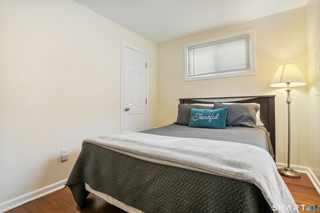 Building Photo - 62 Sherry Ln