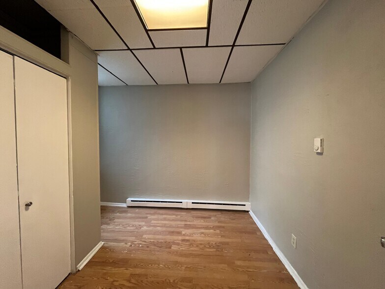 Building Photo - 326 Avenue E