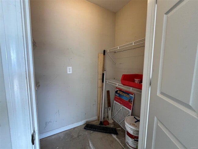 Building Photo - 8979 Stoneridge Pl