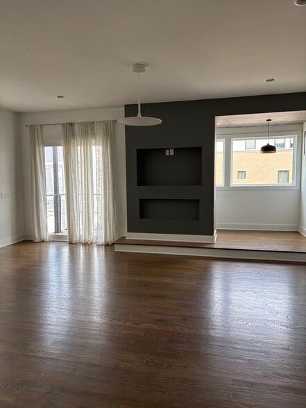 Building Photo - 908 Southside Pl