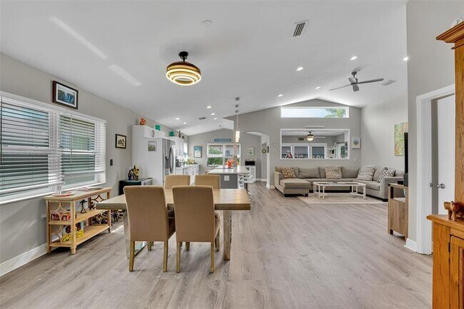 Building Photo - 7917 Travelers Tree Dr