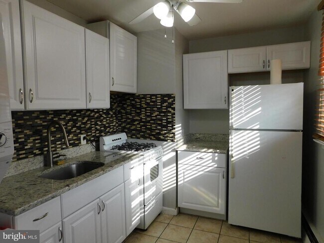 Building Photo - 4243 Princeton Ave