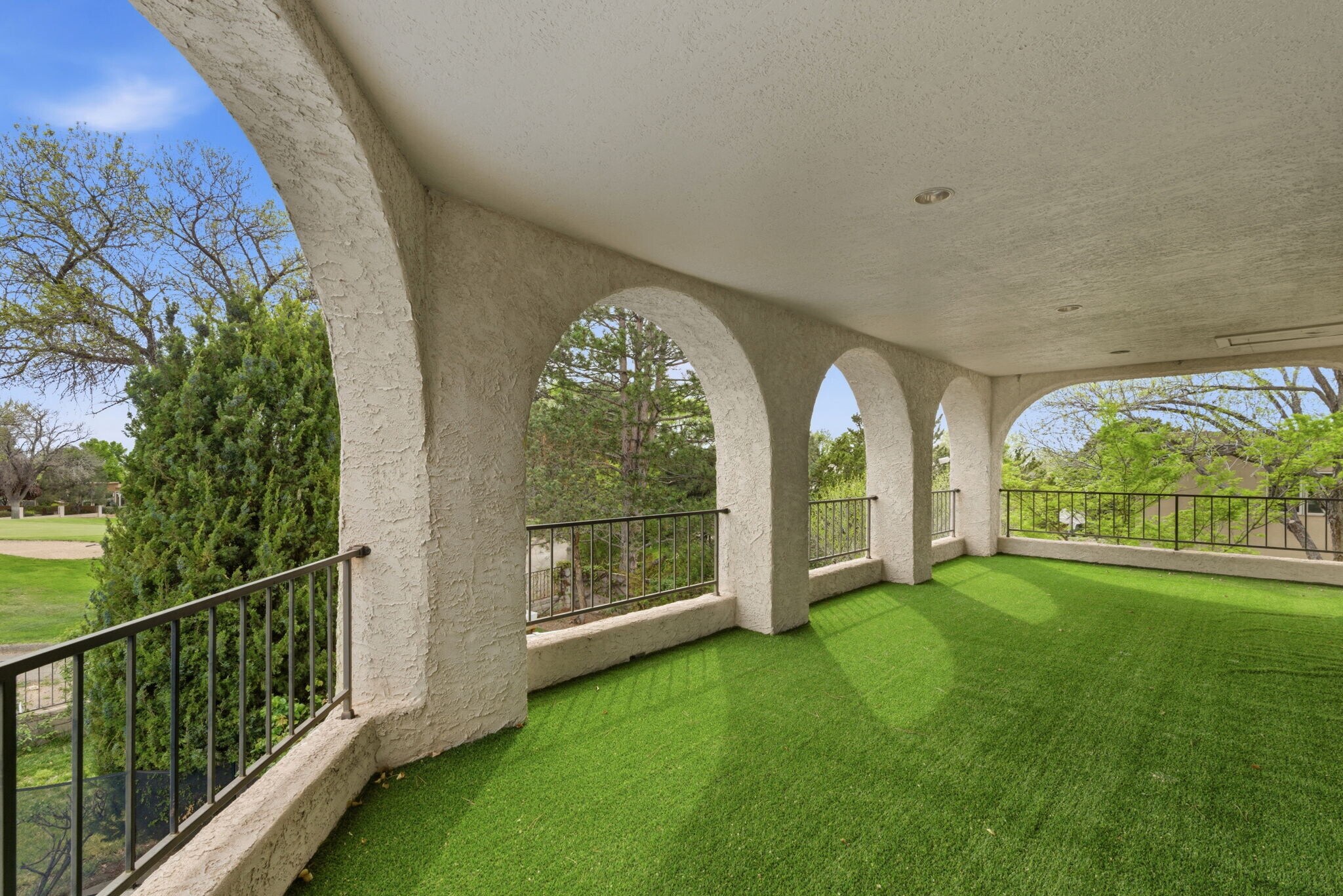 Building Photo - 9706 Tanoan Dr NE