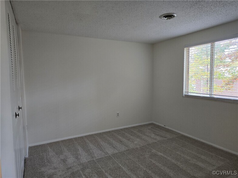 Building Photo - 14600 Helmsman Ct