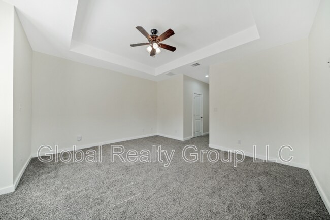 Building Photo - 2675 Fairwood Dr