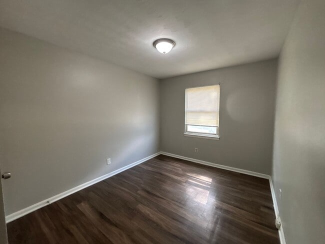 Building Photo - 4496 Range Line Rd