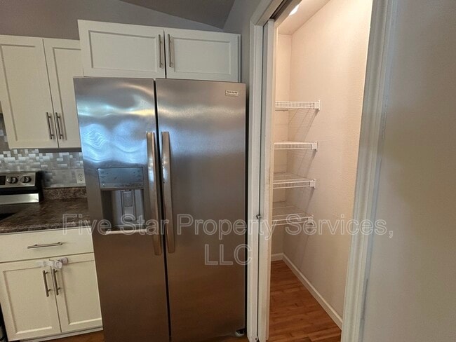 Building Photo - 1414 School House Ln