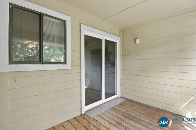 Building Photo - Move-In Ready 2 Bedroom Condo – Steps from Port Royal Sound - Available Now!