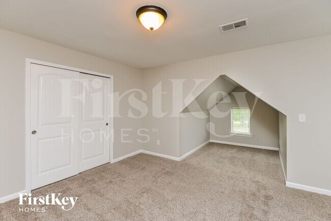 Building Photo - 12839 Olmsted Cir