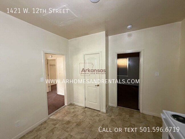 Building Photo - 1421 W 12th St
