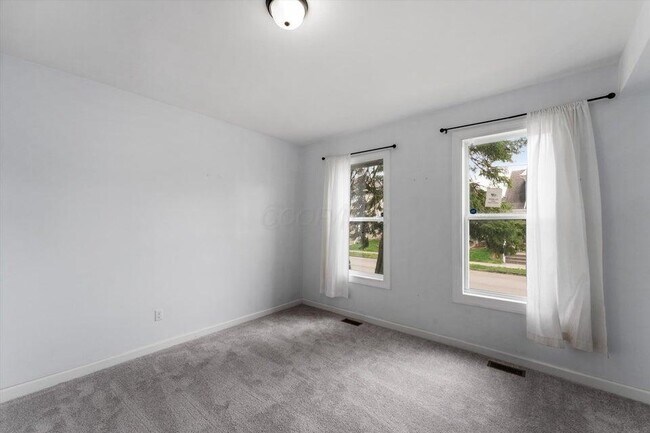 Building Photo - 94 E Woodrow Ave