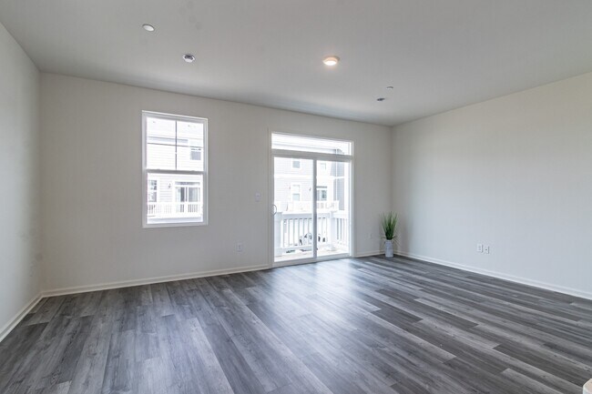 Building Photo - 2111 Yellowstone Blvd