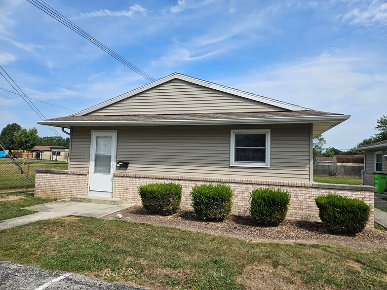 Building Photo - 158 Hillcrest Ave