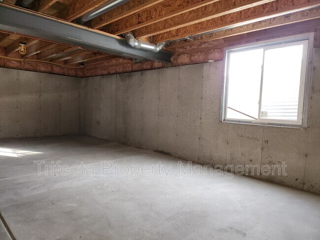 Building Photo - 347 Buckeye Ave