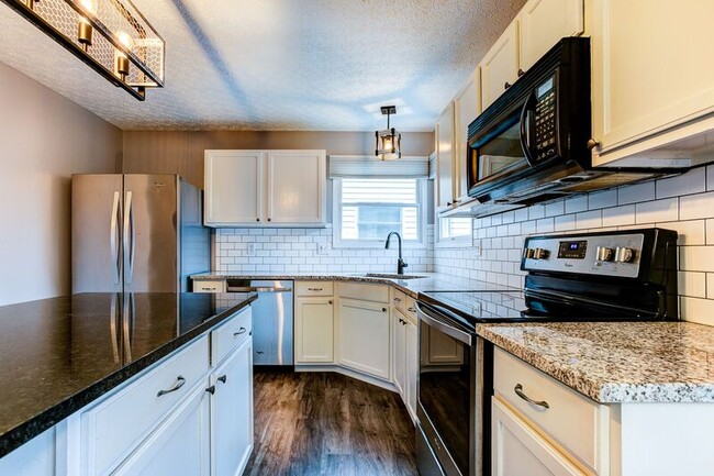 Building Photo - 8573 Olenbrook Dr