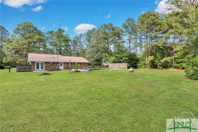 Building Photo - 103 Maple Dr