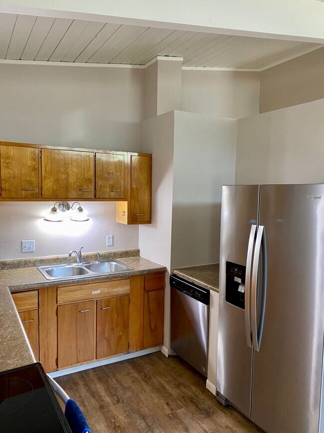 Building Photo - Available for 2025-2026 Fall Pre-Leasing: ...