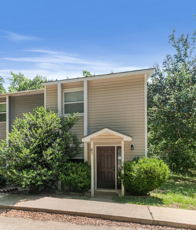 Primary Photo - 115 Candlebrook Dr