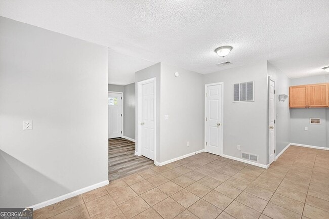 Building Photo - 255 Lowry St