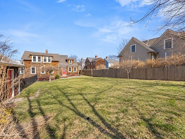 Building Photo - 14 Morse Ct