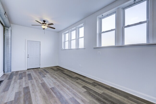 Building Photo - 224 Lemont St