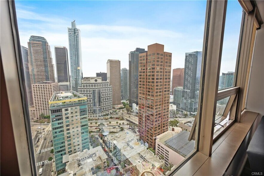 Building Photo - 1100 Wilshire Blvd