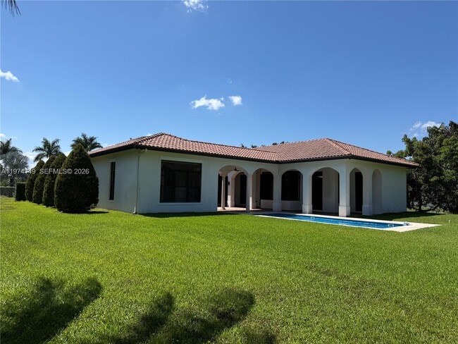 Building Photo - 1460 SW 125th Ave