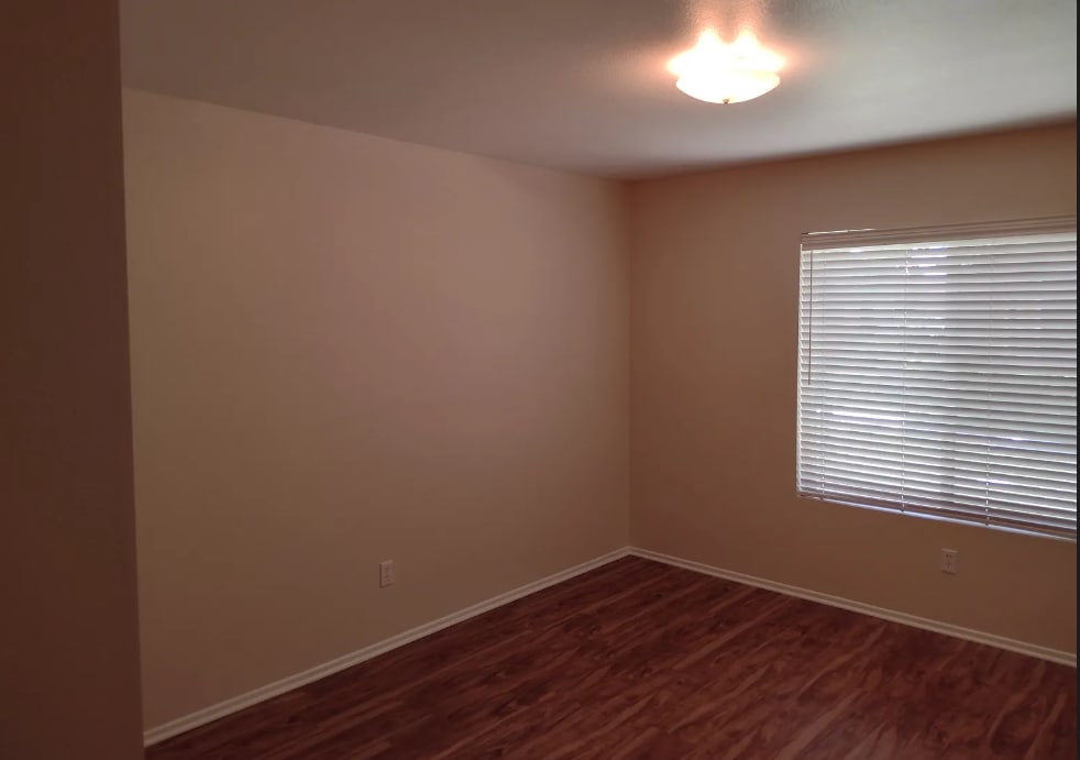 Building Photo - 11541 Park Ln