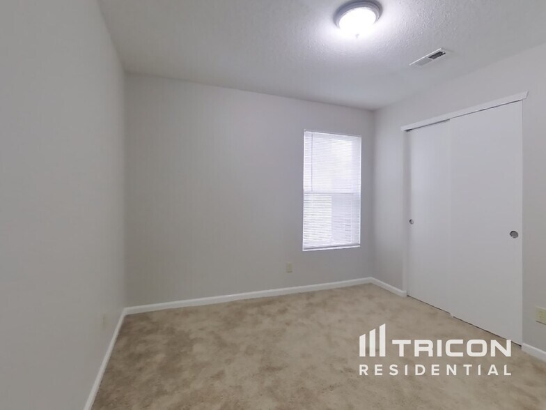 Building Photo - 6409 Alonzo Dr