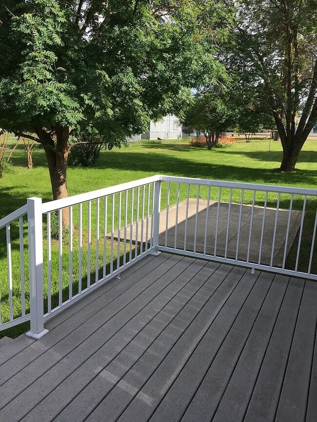 Building Photo - Available Soon!! 3bed/2bath in heart of Me...