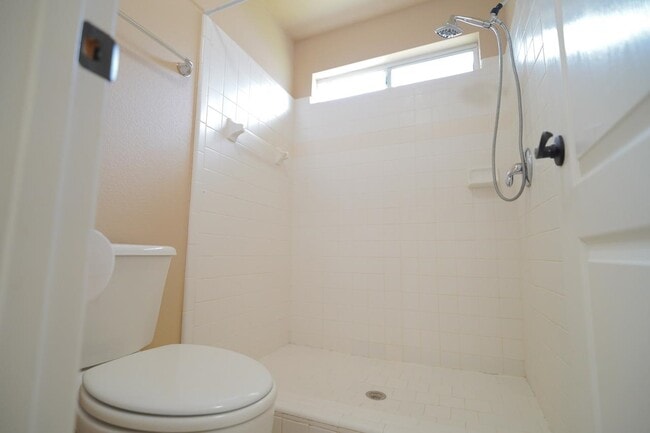 Building Photo - 9329 Tuscany Dr