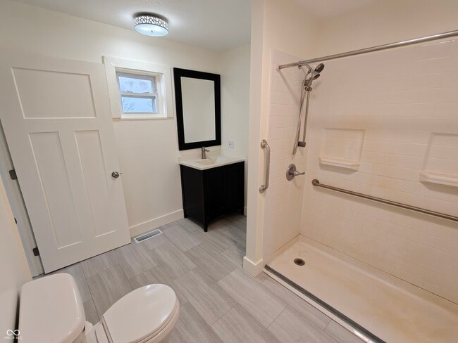 Building Photo - 2183 S Fairview Dr