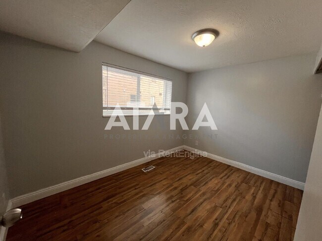 Building Photo - 942 N Cornell St