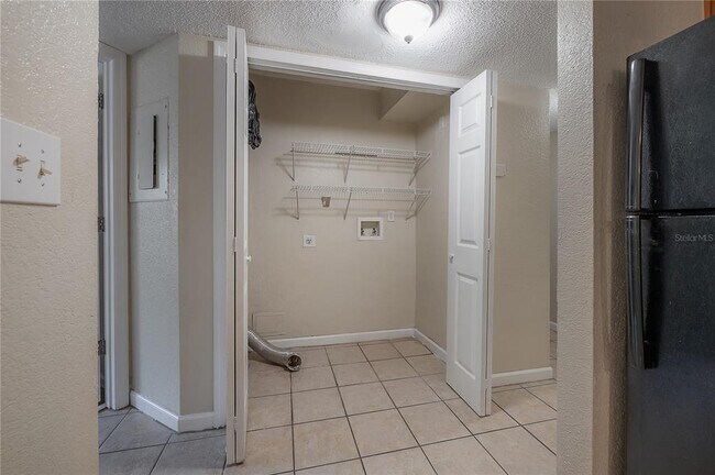 Building Photo - 12261 Sailwinds Dr